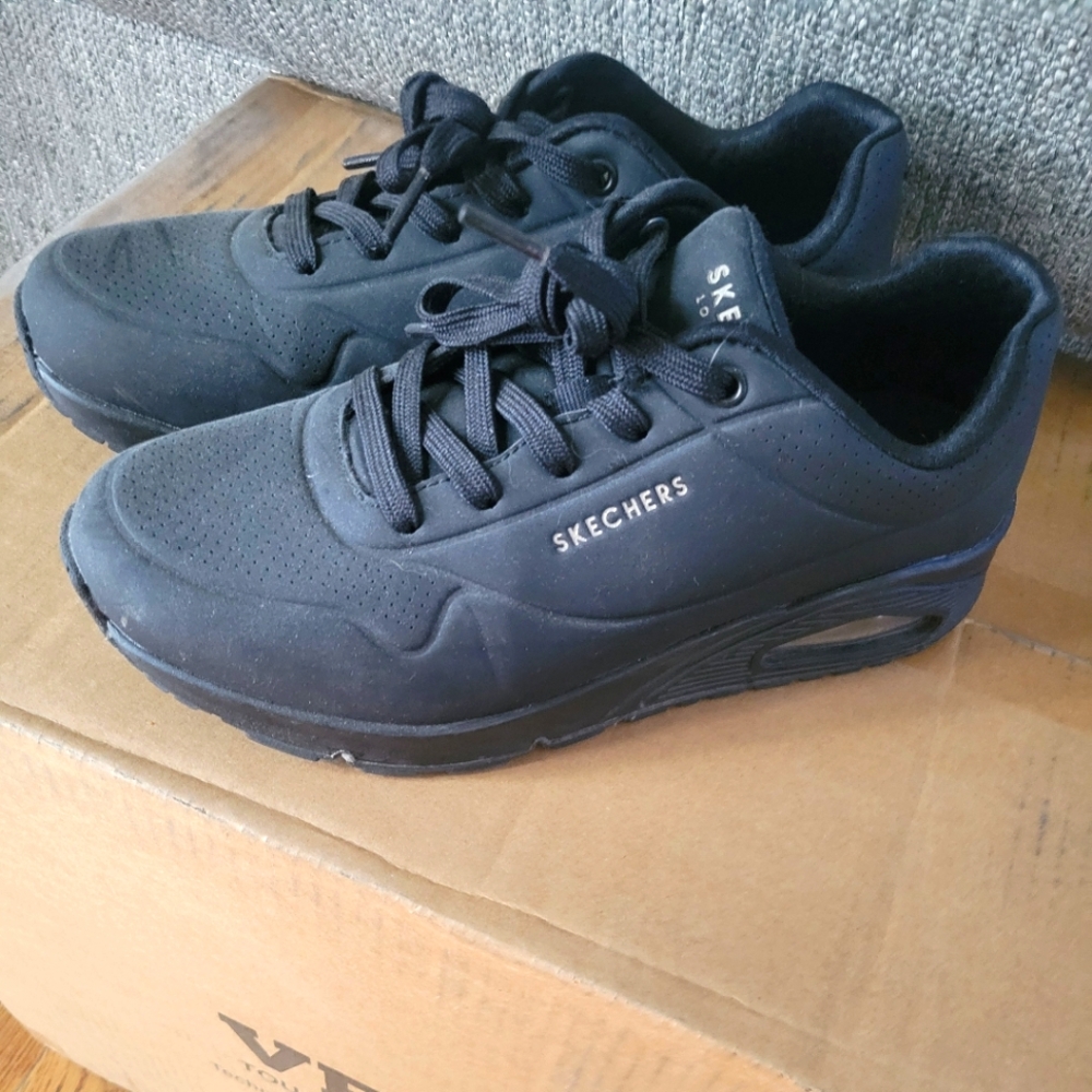 Schedule women's shoe
